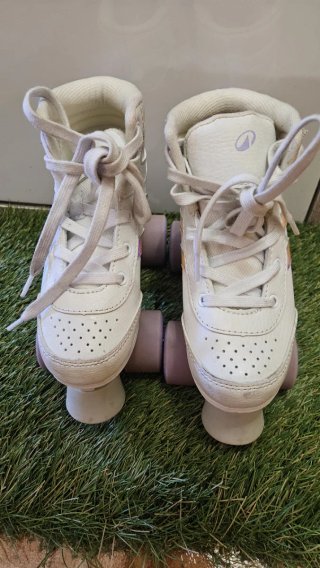 Patines de niña blancos