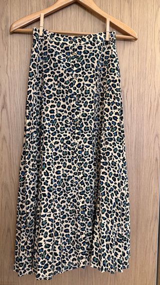 Falda leopardo plisada midi