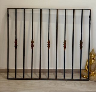 Reja de hierro forjado decorativa