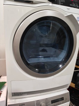 Secadora AEG 8kg Bomba Calor Condensación