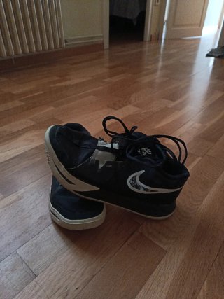 Zapatillas Nike Negras y Blancas