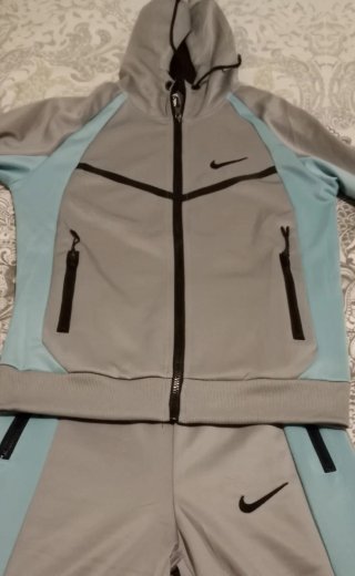 Chándal Nike Tech Gris y Turquesa Talla S,nuevo.