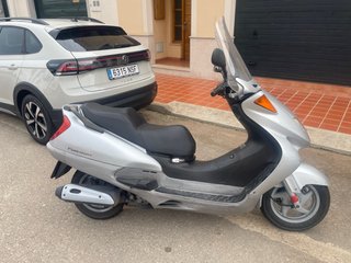 Honda Foresight 250 Maxi Scooter Plata