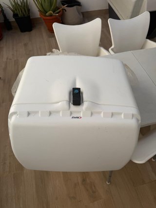 Cajón de moto Puig blanco