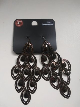 Pendientes largos Blanco hojas y piedrecitas