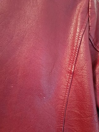 Cazadora de mujer roja