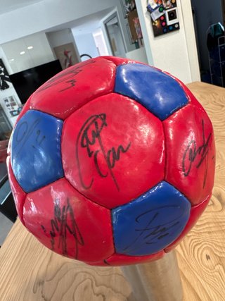 Balón Fimado por 18 jugadoresdel FC Barcelona 2003