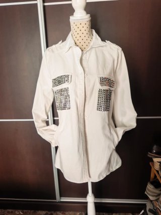 Sobrecamisa vaquera tachuelas oversize blanca