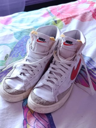 Zapatillas Nike Blazer Blancas y Rojas