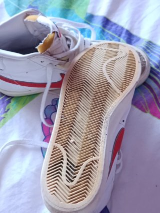 Zapatillas Nike Blazer Blancas y Rojas
