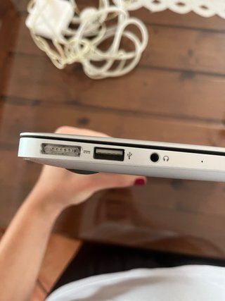 MacBook Air 13” 128GB (2017) con cargador