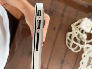 MacBook Air 13” 128GB (2017) con cargador