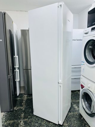 Nevera Liebherr Blanca