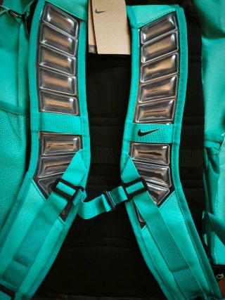 Mochila Nike Elite Negra y Turquesa
