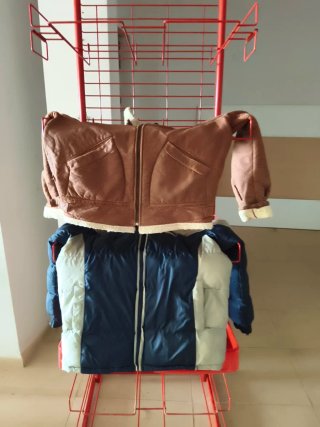 Lote de 2 Chaquetas: Borreguito y Plumas las dos10