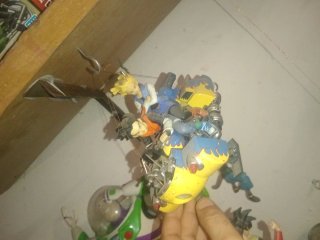 Moto de Dragon Ball con figuras