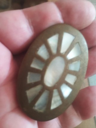 Pastillero antiguo ovalado nácar