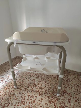 Cambiador con Bañera para Bebé