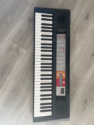 Teclado Yamaha PSR-F50.