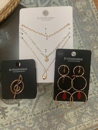 Stradivarius Collares y Pendientes Dorados