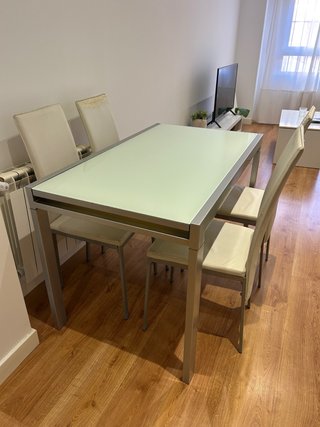 Mesa Extensible de Cristal y Metal