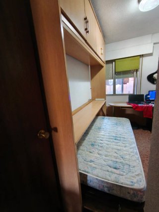 Cama abatible con armarios