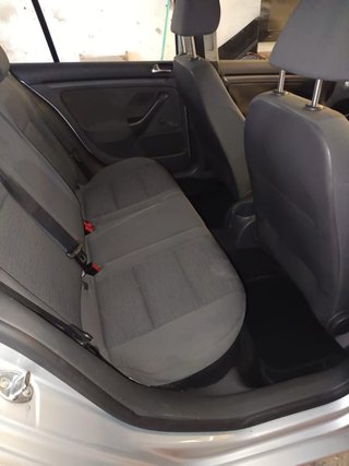 Volkswagen Golf Plata
