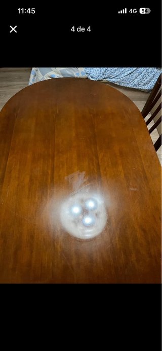 Conjunto de Comedor: Mesa Ovalada y 4 Sillas