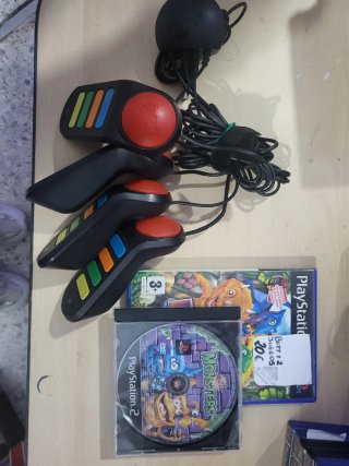 Lote 2 Juegos Buzz! + Mandos Pulsadores PS2