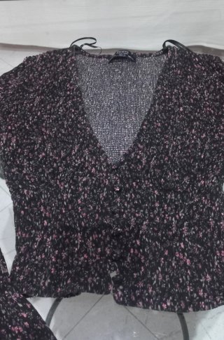 Top Bershka Estampado Talla M