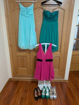 Lote de 3 vestidos y 3 pares de zapatos fiesta