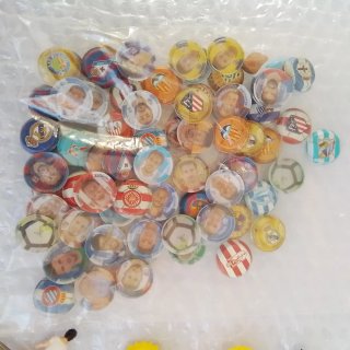 Lote de figuras y chapas de plástico  de fútbol