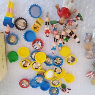 Lote de figuras y chapas de plástico  de fútbol