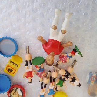 Lote de figuras y chapas de plástico  de fútbol