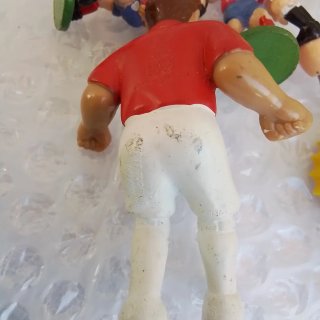Lote de figuras y chapas de plástico  de fútbol