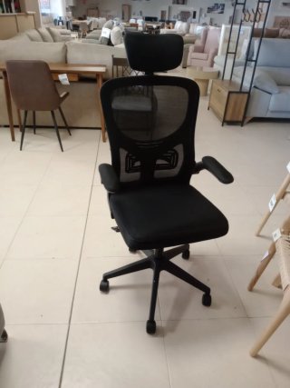 Silla de escritorio ergonómica negra
