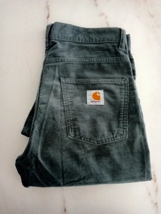 Pantalón Carhartt de pana verde