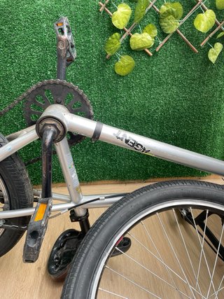 Bicicleta BMX Plateada