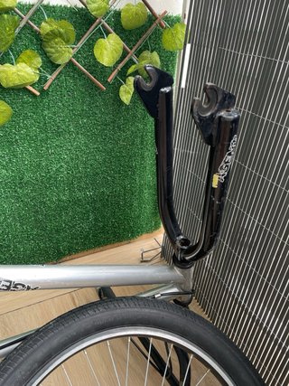 Bicicleta BMX Plateada