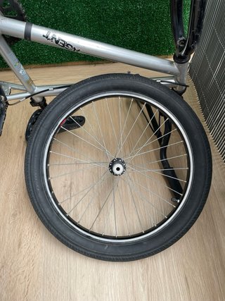 Bicicleta BMX Plateada