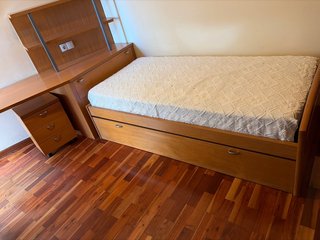 Habitación juvenil madera clara