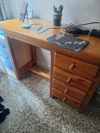 Mesa Escritorio de Madera con Cajones