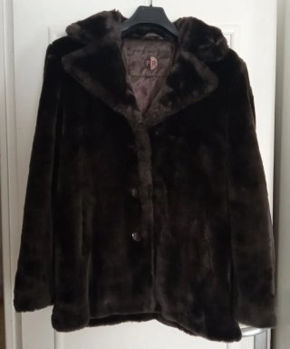 Chaquetón de Piel Marrón.