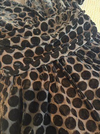 Vestido de Terciopelo con Estampado de Lunares