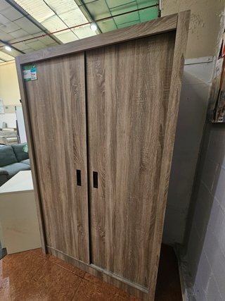 Armario puertas correderas madera