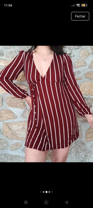 Vestido transpassado com listras