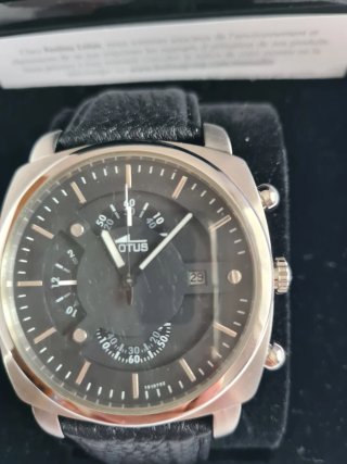 Reloj Lotus Hombre Negro y Dorado
