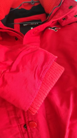 Cazadora Hollister Roja Talla M