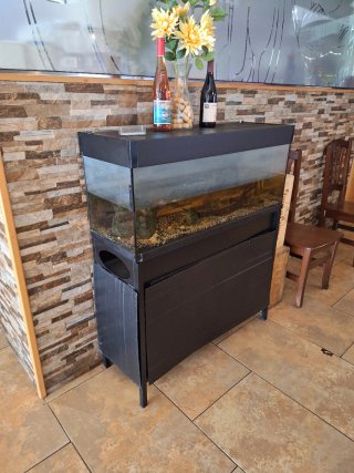 Pecera de 30 l aproximadamente con maquinaria