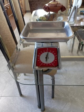 Báscula antigua de cocina